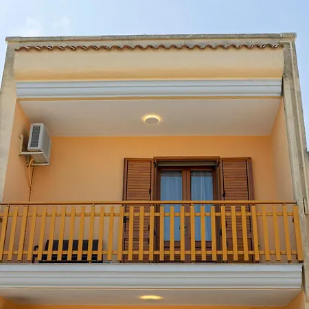 Art House - Big & Artistic Design House *