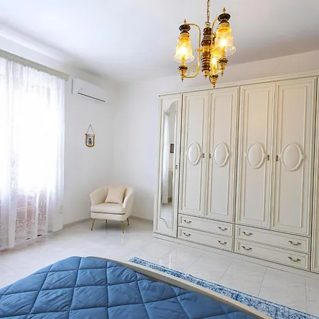 Art House - Big & Artistic Design House